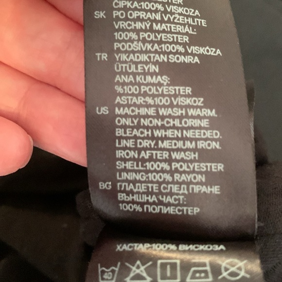 FREE WITH PURCHASE***** H&M Dressy blouse with 3 quarter sleeves, size XS, EUC - Picture 7 of 7